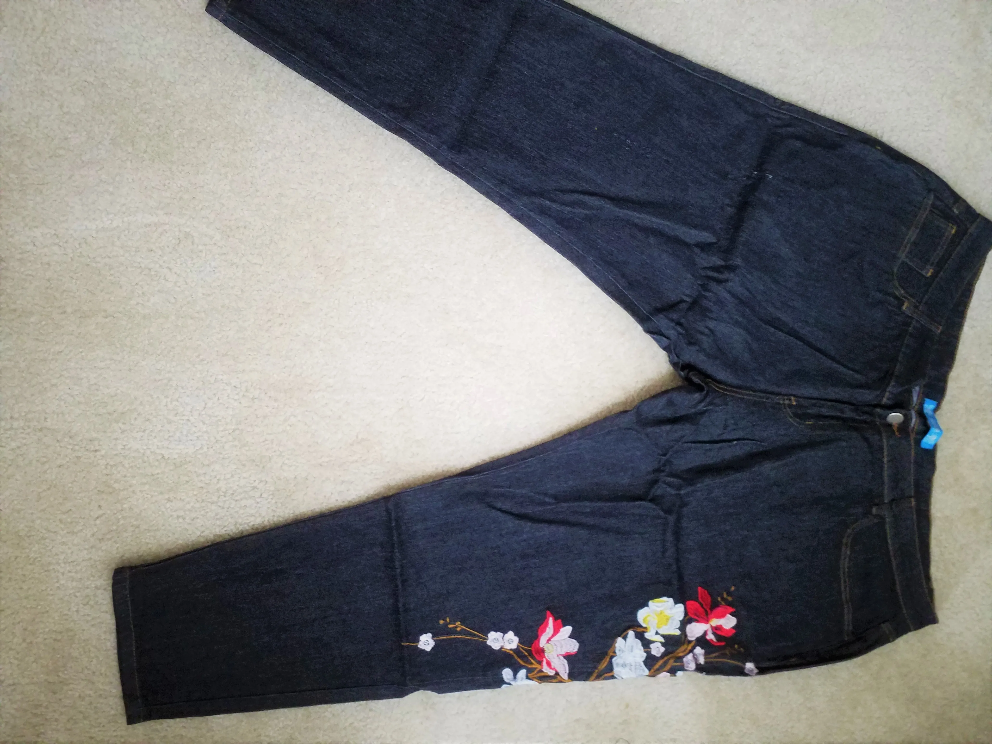 Women's Plus Size Crop Denim Pants- Embroidered Flowers